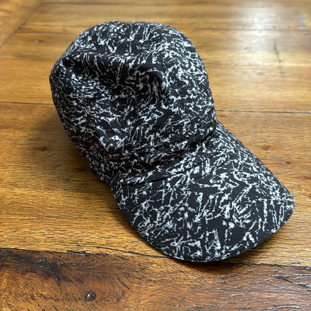 Lululemon 5 panel hat